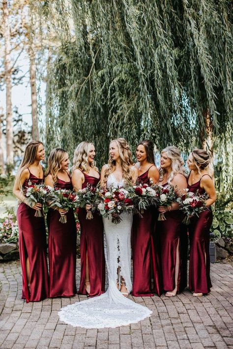 Wedding Bridesmaid Dresses Burgundy, Wedding Bridesmaid Dresses Maroon, Wine Colored Bridesmaid Dresses Burgundy, Brown Burgandy Wedding, Wedding Dark Red Theme, Burgandy Western Wedding, October Wedding Burgundy, Maroon Dress Bridesmaid, Maroon Colored Wedding