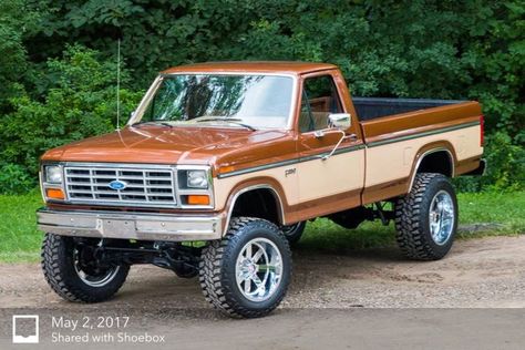 Brown never looked this good before 👀 1988 Ford F250, 90s Ford Trucks, Ford Bullnose, 1988 Ford F150, Ford F250 Super Duty, Trucks Ford, Muscle Truck, Lifted Ford, Built Ford Tough