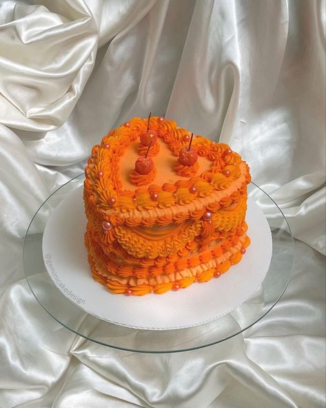 Heart shaped birthday cake with orange icing and orange piping Birthday Cakes Strawberry, Orange Color Cake, Birthday Cake Heart, Shaped Birthday Cake, Cakes Strawberry, Orange Birthday Cake, 26 Birthday Cake, Vintage Birthday Cake, Heart Shaped Birthday Cake