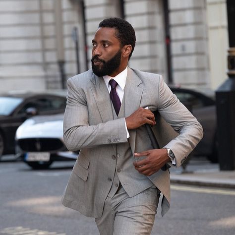 Denzel Washington Family, John David Washington, David Washington, Nolan Film, Black Actors, Mens Fashion Smart, Christopher Nolan, Fashion Suits For Men, Mens Fashion Classy