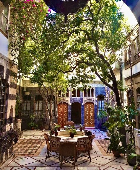 The Art and Heritage of Courtyard Homes in Syria Syrian Style Home, Arabic Courtyard, Syrian Courtyard, Courtyard Sketch, Syrian Architecture, Islamic House, Courtyard Homes, Pretty Houses, Sleeping Quarters