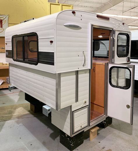 Alaskan Campers Debuts Sportsman Production Model Truck Camper Layout, Back Workout For Mass, Alaskan Camper, Camping Setup Ideas, Garage Table, Utility Trailer Camper, Small Truck Camper, Truck Bed Trailer, Pickup Camping