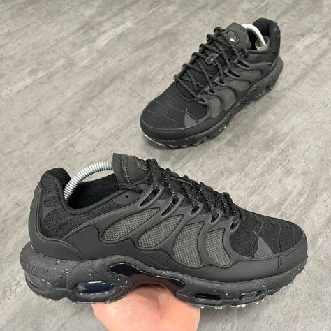 Nike Terrascape, Cargo Pants Outfit Men, Pants Outfit Men, All Nike Shoes, Shoe Wishlist, Cargo Pants Outfit, Hype Shoes, Aesthetic Shoes, Nike Air Max Plus