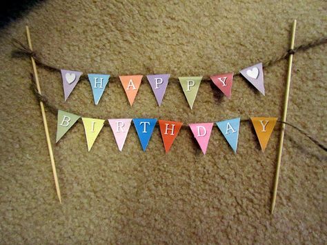 Free printable Happy Birthday Mini Bunting Bunting Printable, Sewing Cake, Pendant Banner, Owl Birthday Parties, Matchbox Crafts, Diy Birthday Banner, Shopkins Party, Happy Birthday Bunting, Mini Bunting