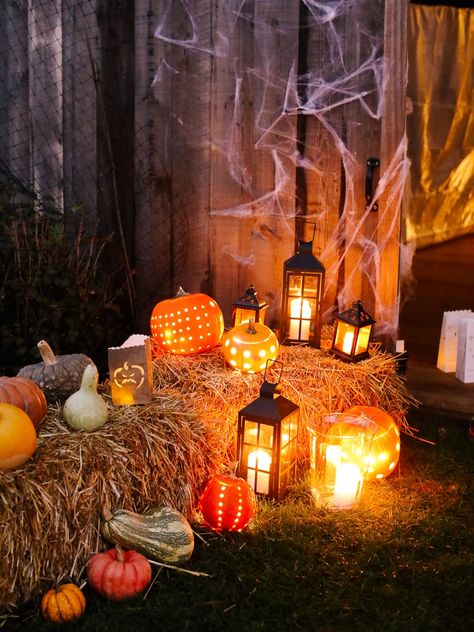 Halloween Barn, Paper Bag Lanterns, Marble Balloons, Halloween Eve, Haunted Halloween, Friendly Ghost, Halloween 2024, Halloween Wedding, Halloween Haunt