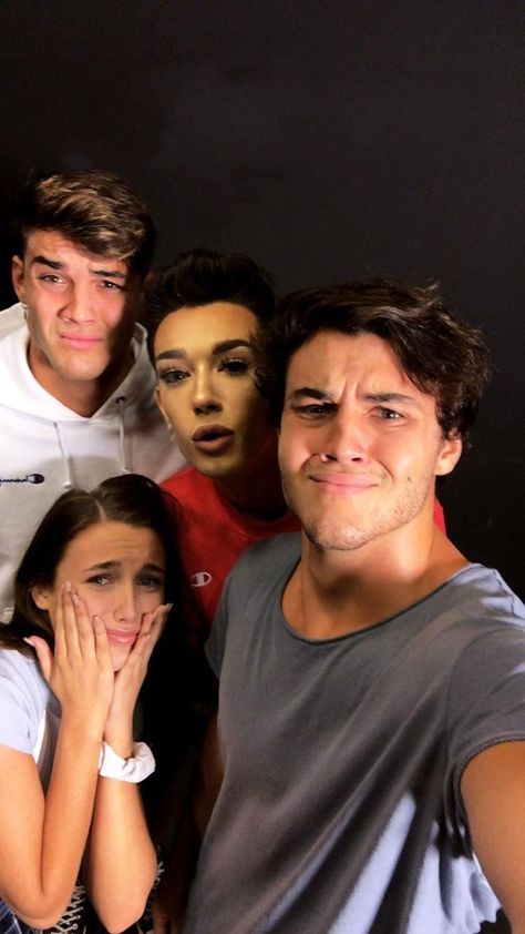 sister squad! @alifyaputr Dolan Twins Wallpaper, Dollan Twins, Sister Squad, Ethan And Grayson Dolan, Squad Pictures, Brooklyn And Bailey, Vlog Squad, Ethan Dolan, Grayson Dolan