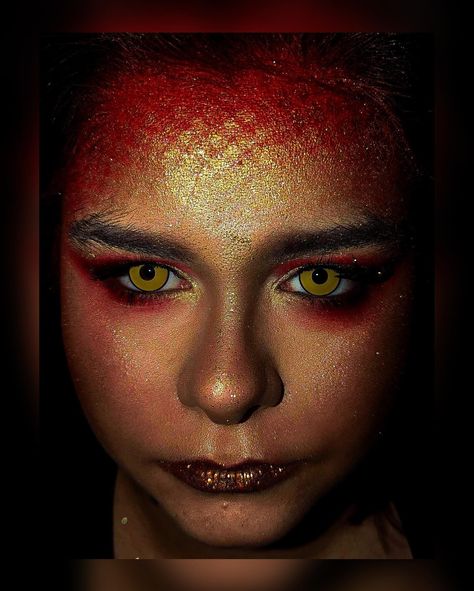 Fantasy Princess Makeup, Fishnet Makeup, Red Mermaid Makeup, Easy Dragon Makeup, Fire Make Up Look, Shrek Dragon Makeup, Dnd Makeup, Scale Makeup, Dragon Costume Makeup