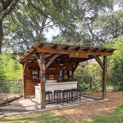 House Bars Modern, Backyard Shack Ideas, Outside Patio Bar Ideas, Outdoor Pergola Bar Ideas, Backyard Patio Designs With Bar, Backyard Tiki Bar Ideas Patio, Backyard Shelter Ideas, Outdoor Covered Bar Ideas, Yard Bar Ideas