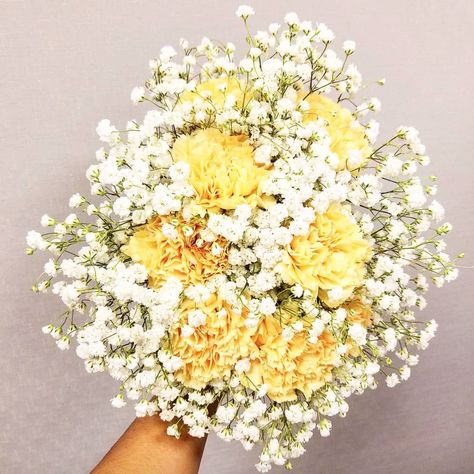 Add a pop of color with a simple yet rustic bouquet of carnations and baby's breath Yellow Carnation Bouquet, Carnation And Baby Breath Bouquet, Carnations And Baby Breath, Carnation Wedding Centerpieces, Bouquet Of Carnations, Carnation Centerpieces, Carnation Wedding, Marigold Wedding, Fav Flower