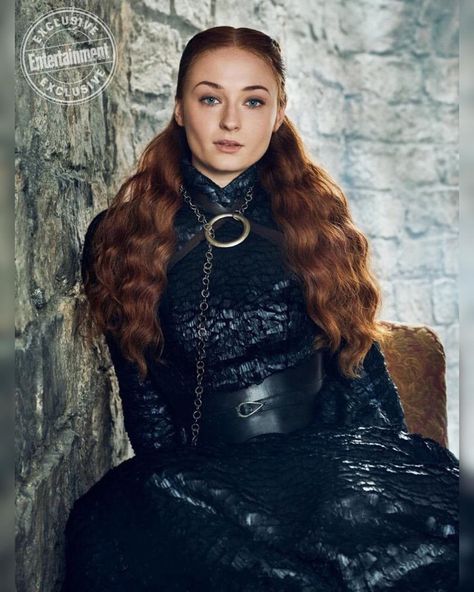 Sansa. Season 8, Game of Thrones cast portraits from @entertainmentweekly. Game Of Thrones Sansa, Game Of Thrones Costumes, Gra O Tron, Iron Throne, Sansa Stark, Arya Stark, Sophie Turner, Maisie Williams, Entertainment Weekly