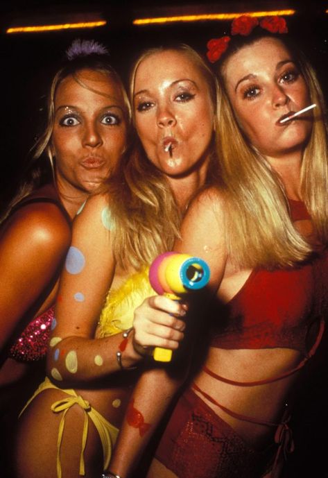 Amazing photos show bikini-clad dancers and wild parties on Ibiza during the party island's 1990s heyday Ibiza Party Nightclub, Ibiza 90s, Aiya Napa, Beach Disco, Vintage Ibiza, Bed Peace, 1990s Party, Trance Party, Spanish Summer