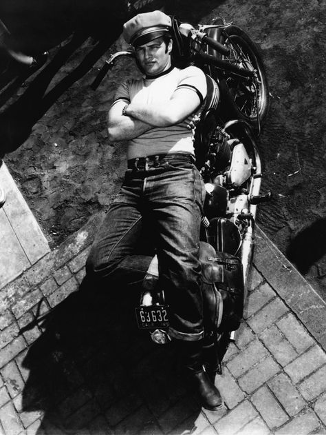 Marlon Brando – The Wild One Anna Kashfi, Marlon Brando James Dean, Triumph Thunderbird, Jean Simmons, Wow Photo, Motorcycle Gang, The Wild One, Tennessee Williams, Jaden Smith