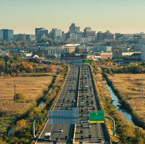 Delaware, Wilmington, Delware Downtown skyline. Delaware Aesthetic, Traveling Woman, Newark Delaware, America Photo, Collage Images, Aesthetic Places, Wilmington Delaware, Usa Cities, Dorm Posters