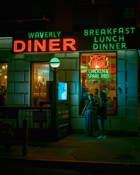 Waverly Diner neon sign at night in the West Village, Manhattan, New York Diner Photography, Watching New York, Neon Diner, Old School Diner, New York Diner, Diner Scene, Midnight Drive, Diner Aesthetic, Retro Diner