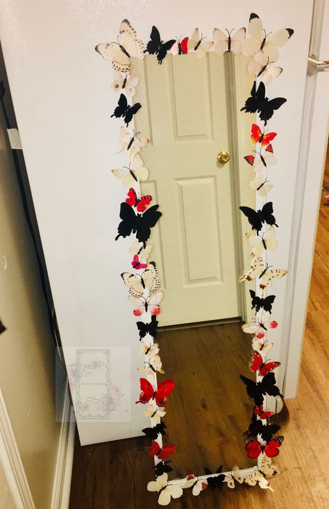 Decorating Mirror Ideas Diy, Ideas Para Decorar Espejos, Full Length Mirror Decor Ideas, Mirror Decorating Ideas, Men Room Decor, Black White Butterfly, Decorated Mirror, Mirror Decor Ideas, Butterfly Mirror