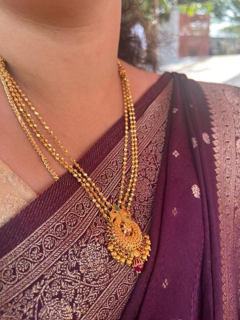 Lakshmi Devi Necklace Designs Gold, Simple Haram Designs Gold, Gold Ball Necklace, Fashion Jewelry Necklaces Gold, Gold Earrings For Kids, Cooking Sweets, Red Jewellery, Chain Locket, Bridal Mehandi