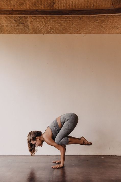 Yoga Foto's, Yoga Positionen, Jivamukti Yoga, Photo Yoga, Yoga Poses Photography, Yoga Nature, Yoga Photoshoot, Beautiful Yoga Poses, Yoga Vinyasa