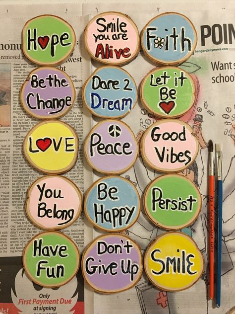 Kindness wood slice magnets of our fridge. Macrame Magnets, Keychain Painting, Wood Slice Magnets, Mdf Art, Wood Magnets, Diy Magnets, Keychain Craft, Wood Slice Art, Wooden Magnets