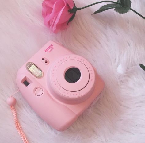 Pink Polaroid Camera, Pink Polaroid, Pink Camera, Tout Rose, Pink Photography, Camera Aesthetic, Baby Pink Aesthetic, Polaroid Camera, Pink Photo