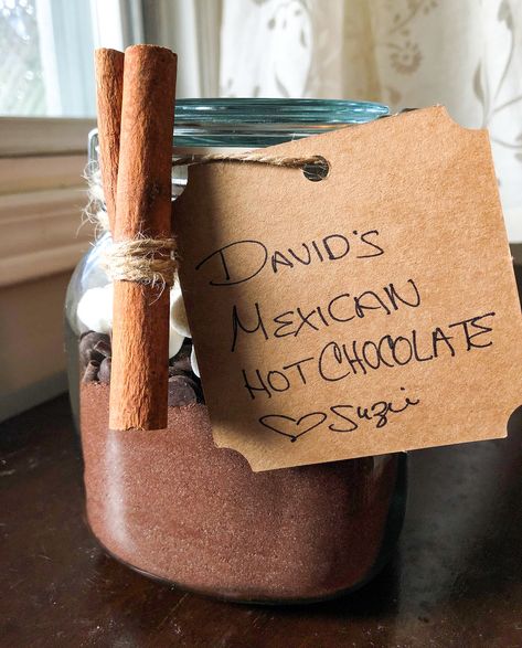 Mexican Hot Chocolate Mix Recipe, Mexican Hot Chocolate Mix, Hot Cocoa Mix Gift, Gift Mixes, Diy Hot Chocolate Mix, Spiced Hot Chocolate Recipe, Hot Chocolate Bar Party, Hot Chocolate In A Jar, Spicy Hot Chocolate