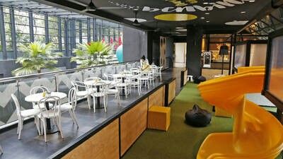 Play Cafe Ideas, Indoor Park, Indoor Play Places, Indoor Playground Design, Kids Restaurants, Playground Indoor, Cafe Business, Play Place, Play Cafe