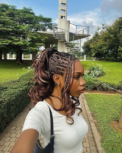 🌼French curl available 🌼 🌼50gh available in 24” 🌼we own no right to this image #fyp#chivido2024#crazyaboutus24#frenchcurl#passiontwist French Curls Short, Short French Curls, French Curls Hairstyles, French Curls Braids, Mermaid Locs, Fall Braids, French Curls, Latest Hair Braids, Natural Braided Hairstyles