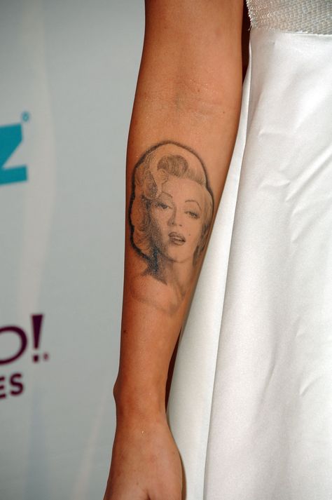 Megan Fox Marilyn Tattoo, Megan Fox Tattoo, Fox Tattoo Meaning, Poem Tattoo, Nc Tattoo, Monroe Tattoo, Marilyn Monroe Tattoo, C Tattoo, Initial Tattoo