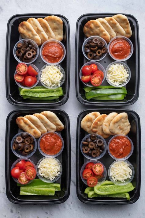 Add some fun to lunches with these DIY pizza lunchable recipe. Easy & quick to prep, add your own favorite pizza toppings for work or school Mini Pizza Lunch Box Ideas, Meal Prep For Office Lunch, Vegetarian Lunchables, Adult Lunchables Vegetarian, Adult Pizza Lunchable, Diy Pizza Lunchables, Pizza Lunchable, Work From Home Lunch, Lunchables Pizza