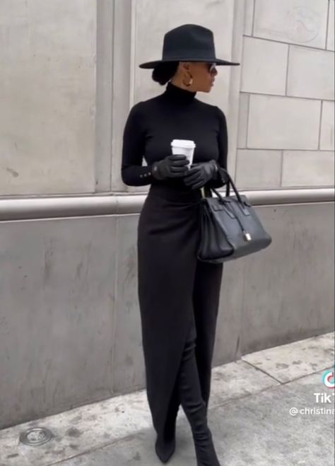 All Black Classic Outfit, Sleek Fashion Classy, Powerful Women Outfits Classy, All Black Elegant Outfit Classy, Stylish Work Attire Winter, Monocratic Outfits, All Black Fashion Outfits, Trendy Outfits For Fall 2023, All Black Outfit Women