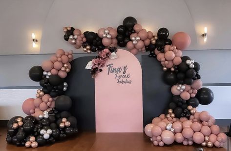 21st Birthday Centerpieces, Silver Happy Birthday, Coquette Party, Prom Backdrops, 30th Birthday Themes, Balloons Galore, Black And Gold Balloons, 40 Birthday, Graduation Party Themes