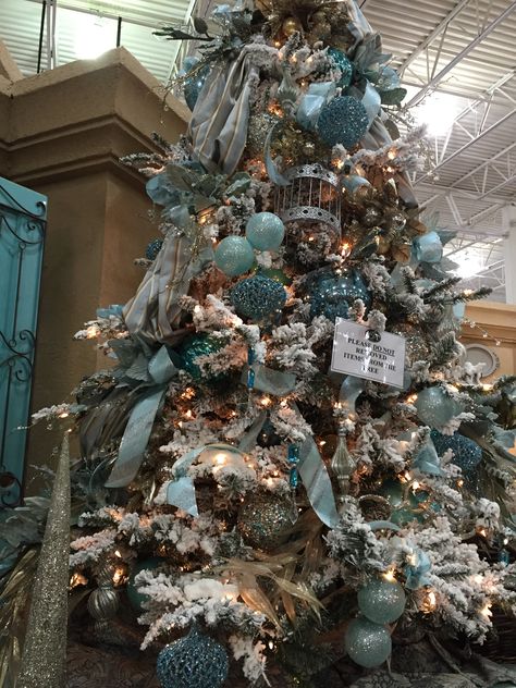 Tiffany blue tree Mint Christmas Trees, Tiffany Blue Christmas Tree Decorating Ideas, Slate Blue Christmas Tree, Christmas Teal Decor Ideas, Tiffany Inspired Christmas Tree, Blue And Green Christmas Tree Decor, Aqua Blue Christmas Decor, Teal Gold And White Christmas Tree, Tiffany Blue Christmas Decorations