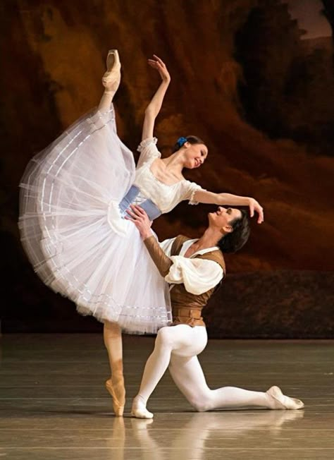 Svetlana Zakharova and Vladislav Lantratov in Giselle at The Mariinsky Theatre Ballet Giselle, Ballet Dance Photography, Svetlana Zakharova, Ballet Images, Ballet Pictures, Rudolf Nureyev, Ballet Performances, Bolshoi Ballet, Ballet Beauty