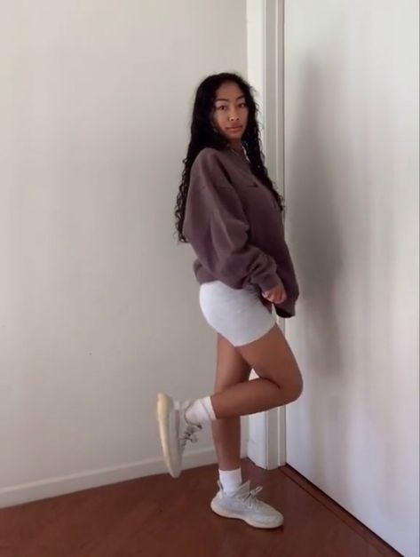 Bbycailey Outfits, Outfit Streetwear, Baddie Fits, Some Body, Teenage Fashion, Swaggy Outfits, Teenage Fashion Outfits, Streetwear Outfit, Light Fittings