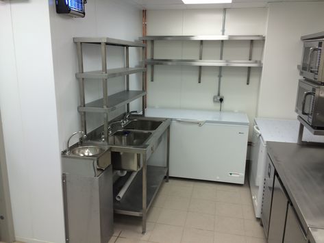 Mini Commercial Kitchen, Commercial Kitchen Storage Ideas, Home Bakery Kitchen Small Spaces, Small Home Bakery Kitchen Design, Small Bakery Kitchen Layout, Small Bakery Kitchen, Small Commercial Kitchen Design, Small Restaurant Kitchen Design, Home Bakery Kitchen