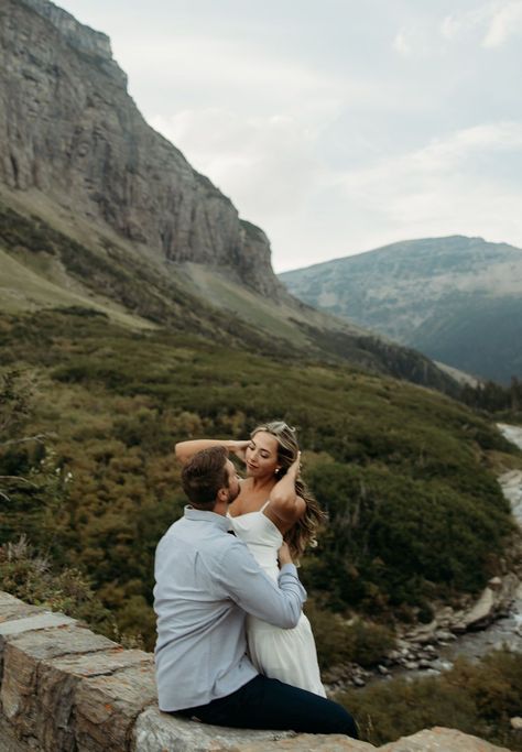 Western Engagement Pictures for Fall | Glacier Park Photographer | GNP Engagements. From wardrobe inspo to location scouting, we've got everything you need to make your engagement session truly unforgettable. Find unique engagement photos, country couple photos sunset, country road couple photos and country couple goal photos. Book Brogan to capture your country engagement at photographybybrogan.com. Couple Goal Photos, Country Couple Photos, Western Engagement Pictures, Country Couple, Western Engagement, Location Scouting, Photos Sunset, Lake Mcdonald, Country Couples