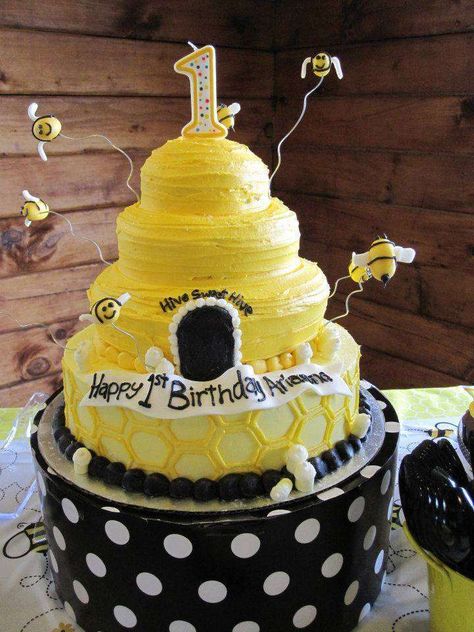 How fun is this cake at a bumble bee birthday party! See more party planning ideas at CatchMyParty.com! Bee First Birthday Party, Bee Birthday Party Ideas, Bumble Bee First Birthday, Bumblebee Cake, Bumble Bee Birthday Party, Bee Party Ideas, Bumblebee Birthday, Balloons Valentines Day, Bee First Birthday