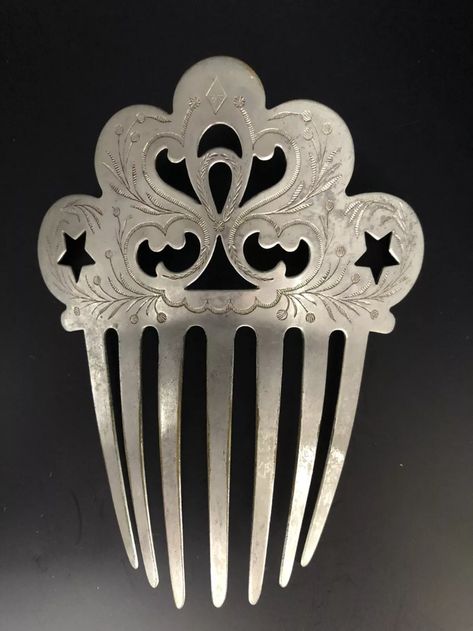 Antique Victorian Etched Steel Hair Comb | eBay Beautiful Skin Face, French Comb, Hair Lockets Victorian, Antique Hair Brush, Jeweled Hair Comb, Antique Hair Comb, Art Nouveau Hair Comb, Victorian Silver Engraved Brooch, Victorian Hair