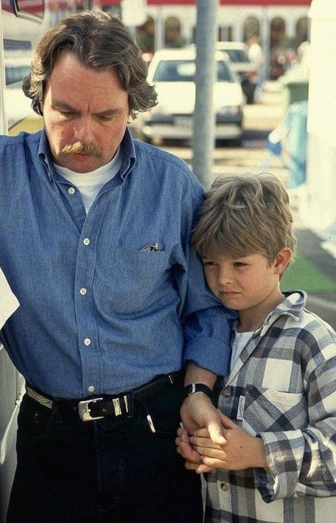 Keke et Nico Rosberg Aryton Senna, Williams F1, Mick Schumacher, Nico Rosberg, Formula Racing, Formula 1 Car, F1 Racing, Racing Driver, Motor Racing