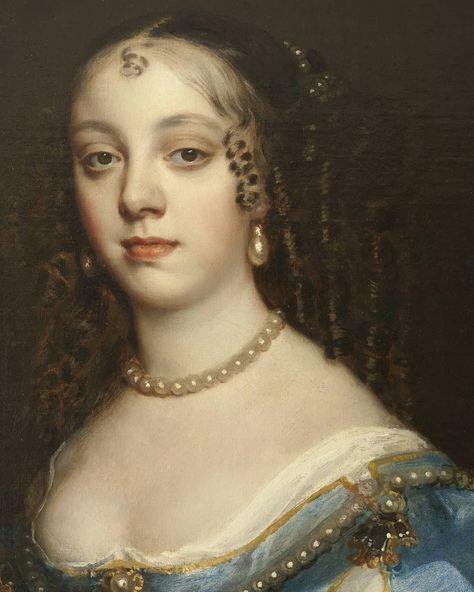 Beauties In Art on Instagram: “Catherine of Braganza, queen consort of England and the wife of Charles II. Being a Roman Catholic, a Portuguese princess and brought up…” Peter Lely, Royal Portraits Painting, Royal Paintings, Catherine Of Braganza, 17th Century Portraits, Queens Of England, Most Beautiful Paintings, Catherine Ii, 17th Century Fashion