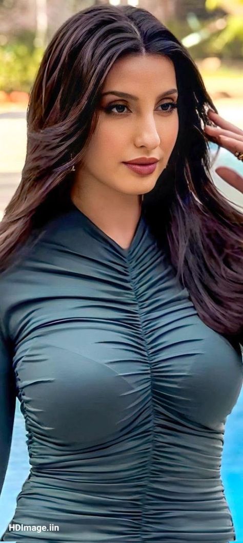 Nora Fatehi Hd Wallpaper, Wallpaper Hot, Nora Fatehi, Actress Wallpaper, Wedding Traditions, Fascinating Facts, Wallpaper App, Hd Wallpaper