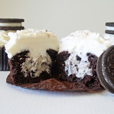 How+to+Make+Oreo+Cookies+and+Cream+Filling Oreo Filling Recipe, Mm Cupcakes, Oreo Cookie Cupcakes, Cookies And Cream Filling, Cupcake Receptek, Frost Cupcakes, Cream Filling Recipe, Cookie And Cream Cupcakes, Oreo Cookie Recipes