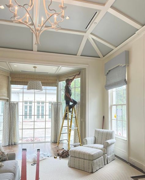 jenkins interiors on Instagram: "Shady👌🏻 #installday" Tray Ceilings Bedroom, Jenkins Interiors, Vaulted Ceiling Bedroom, Beach House Room, Vaulted Ceiling Living Room, French Style Interior, Southern House, Charleston Homes, Updating House