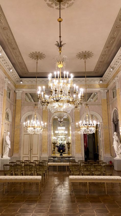 #vienna #art #museum #aesthetic #travel Vienna Art Museum, Neo Classical Interiors, Albertina Museum, Art Museum Aesthetic, Vienna Art, Museum Aesthetic, Neo Classical, Aesthetic Travel, Vienna