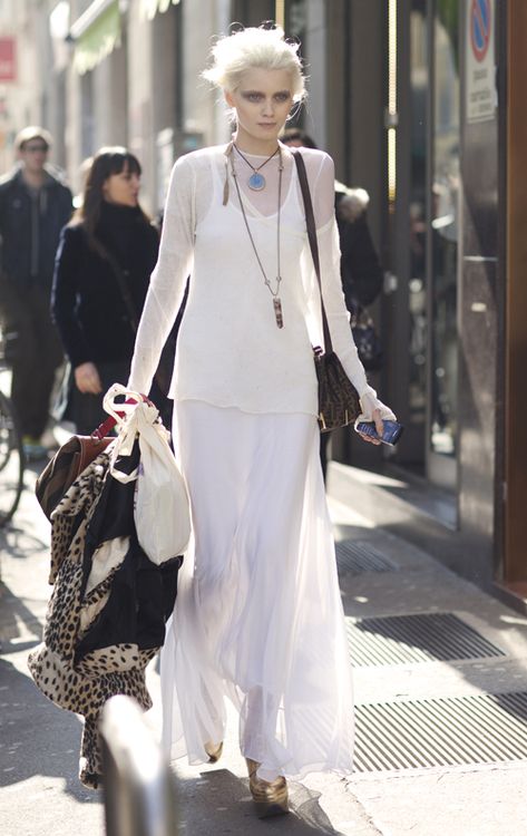 Street goddess Abbey Lee Kershaw, The Sartorialist, White Grunge, Lee White, White Goth, Moda Vintage, Adriana Lima, Inspired Outfits, White Outfits