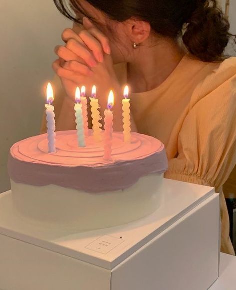 귀여운 음식 그림, Cute Birthday Pictures, Flipagram Instagram, Bday Girl, Think Food, Pretty Birthday Cakes, Cute Birthday Cakes, Birthday Pictures, Birthday Photoshoot