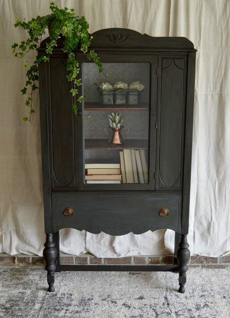 How to Paint an Old Chippy Veneer Hutch Make Over DIY | Hometalk Old Hutch Makeover Ideas, Remaking Furniture, Old China Cabinet, Updating Furniture, China Cabinet Makeover, Vintage China Cabinets, Putty Knife, Vintage Hutch, Painted Hutch