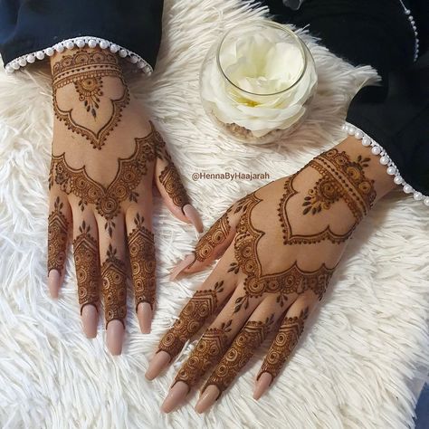 Wedding Henna Designs, Henna Designs Back, Henna Art Designs, Latest Henna Designs, Modern Mehndi Designs, Very Simple Mehndi Designs, Simple Mehndi Designs Fingers, Pretty Henna Designs, Full Mehndi Designs