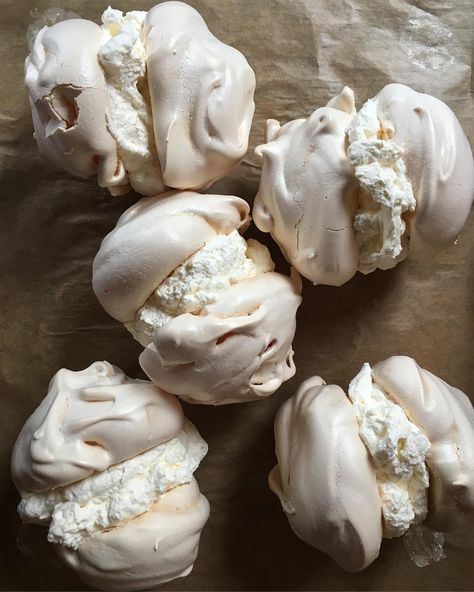 Meringue Aesthetic, Cashmere Aesthetic, Vanilla Cashmere, Vanilla Scented Candles, Vanilla Latte, Pumpkin Spice Latte, Pretty Food, Meringue, Aesthetic Food