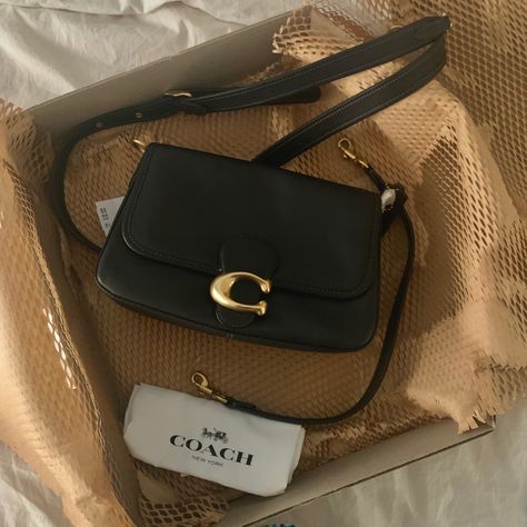 Coach Mini Tabby Bag White, Coach Tabby Box Bag, Coach Tabby 26 Black, Tabby 20 Coach, Coach Tabby Pillow Bag Black, Coach Soft Tabby, Coach Mini Bag, Coach New York, Purse Essentials