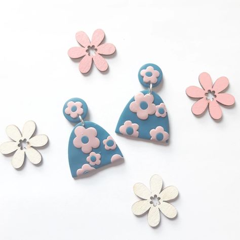 Polymer Clay Flower Earrings, Clay Flower Earrings, Floral Arches, Summer Jewellery, Diy Earrings Polymer Clay, Polymer Earrings, Polymer Clay Jewelry Diy, Clay Flower, Clay Jewelry Diy